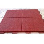 Травмобезопасная резиновая плитка с встроенным скрытым крепежным замком типа "ласточкин хвост"